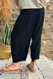 Kiti Paisley Damask 7/8 Barrel Leg Pant Black